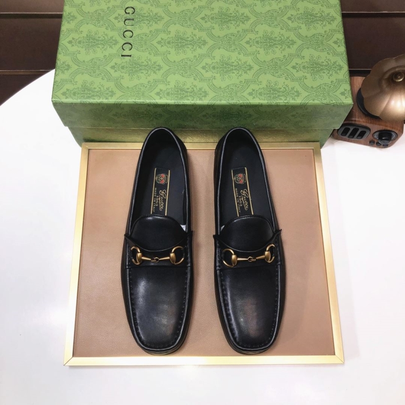 G*u*i leather shoes